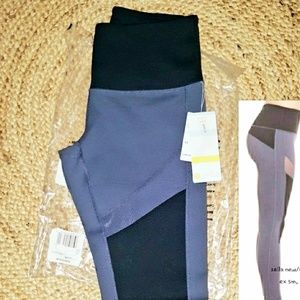 Zella
Legging-
Autumn Block Ankle  New w/tag